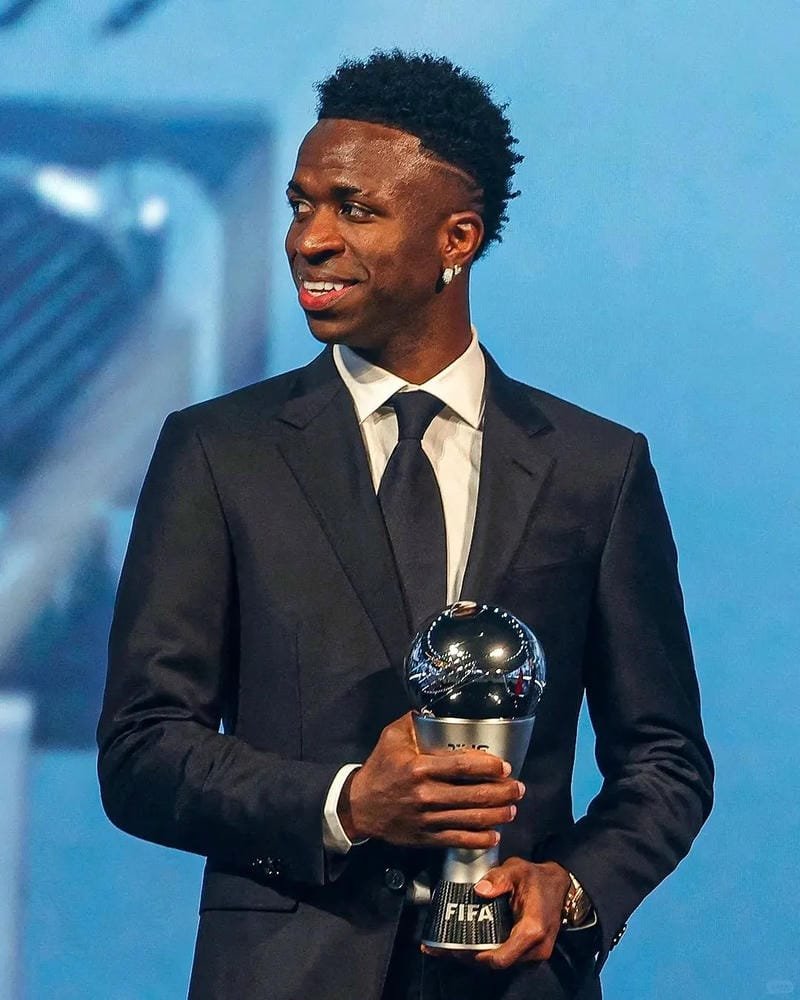ảnh Vinicius Junior cú sút uy lực