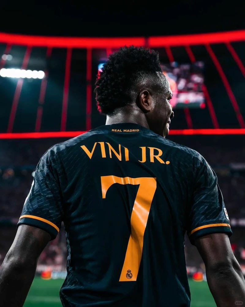 ảnh Vinicius Junior kỹ thuật điêu luyện
