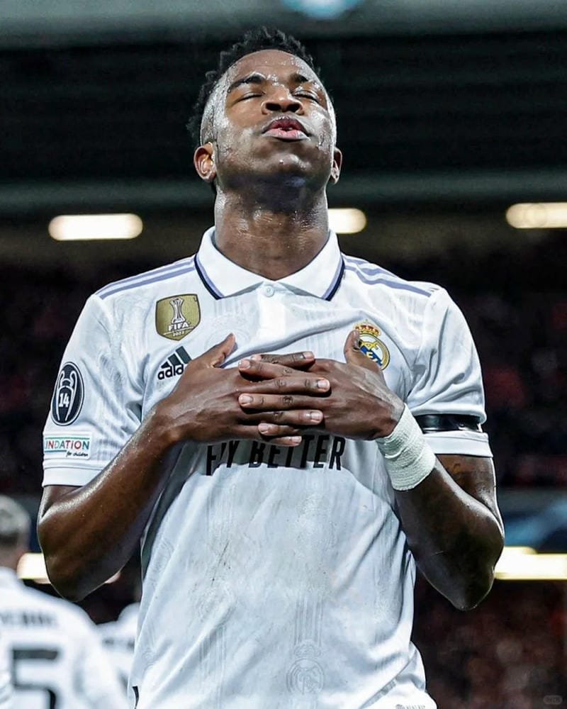 ảnh Vinicius Junior ngầu trên sân