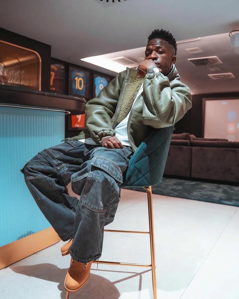 ảnh Vinicius Junior trên sân Bernabeu