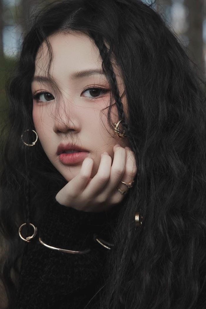 ảnh amee sexy nổi bật giữa khung hình