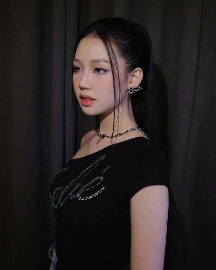 ảnh amee sexy phong cách sang trọng