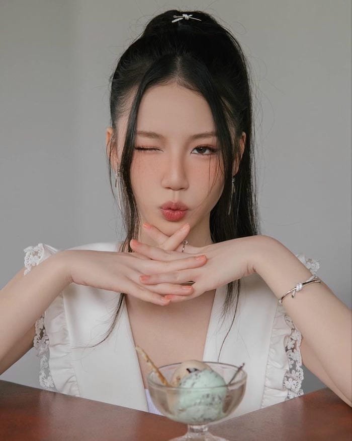 ảnh amee sexy thần thái đầy tự tin