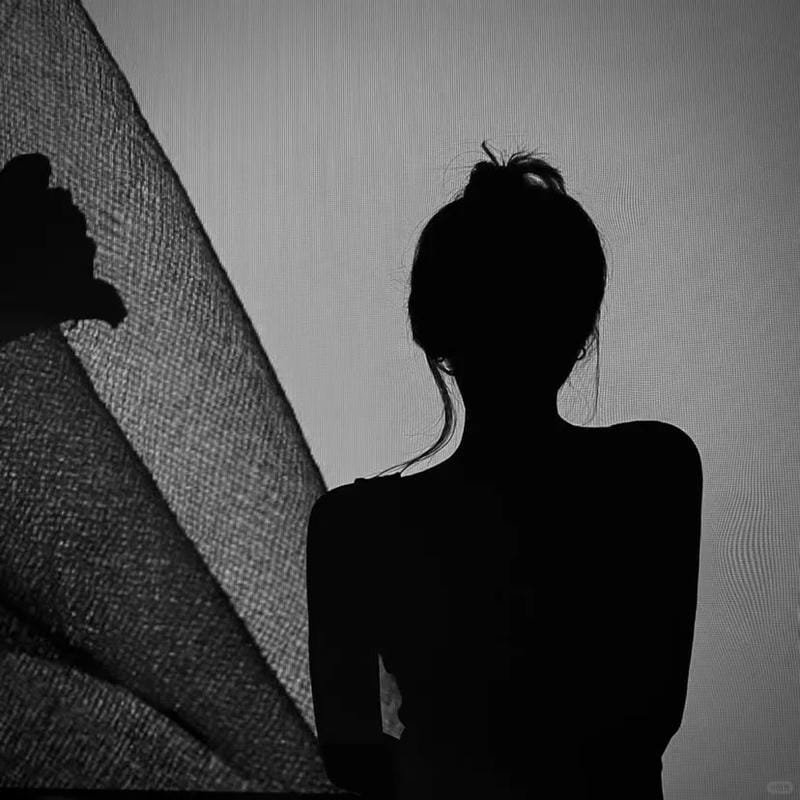ảnh avatar trắng đen dành cho giới trẻ