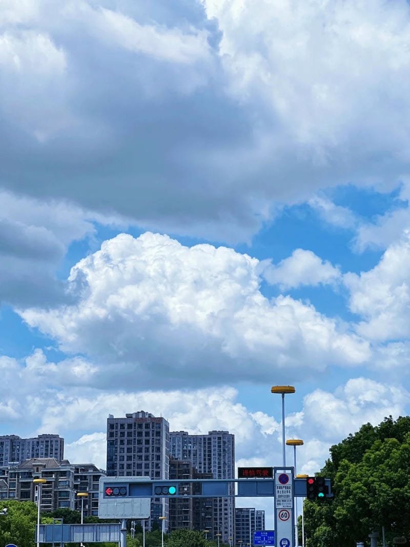 ảnh bầu trời bình minh rực rỡ