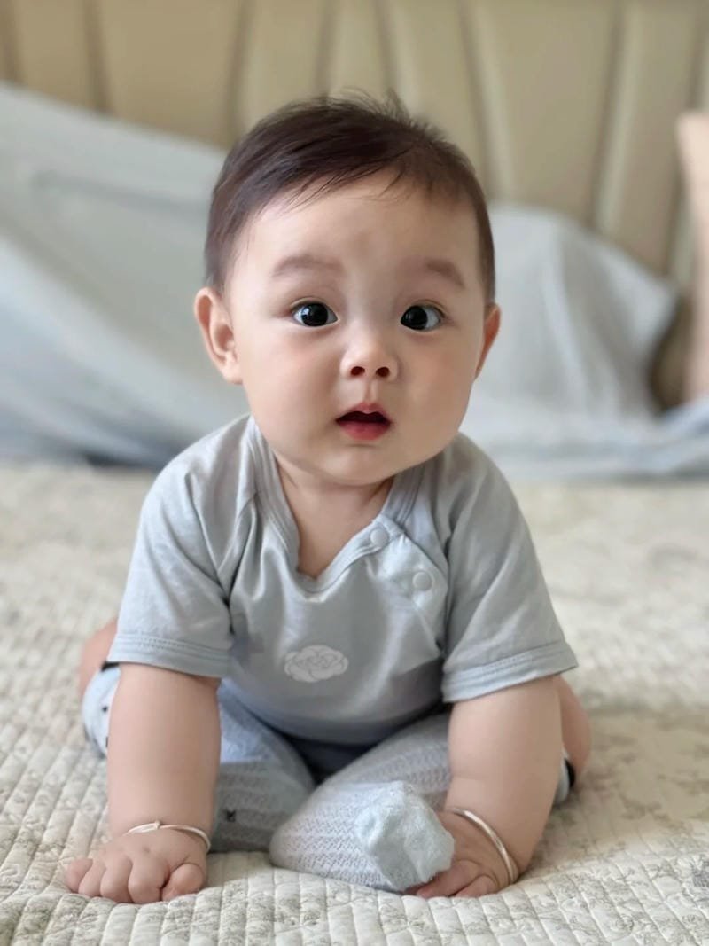 ảnh bé trai đáng yêu khiến tim tan chảy