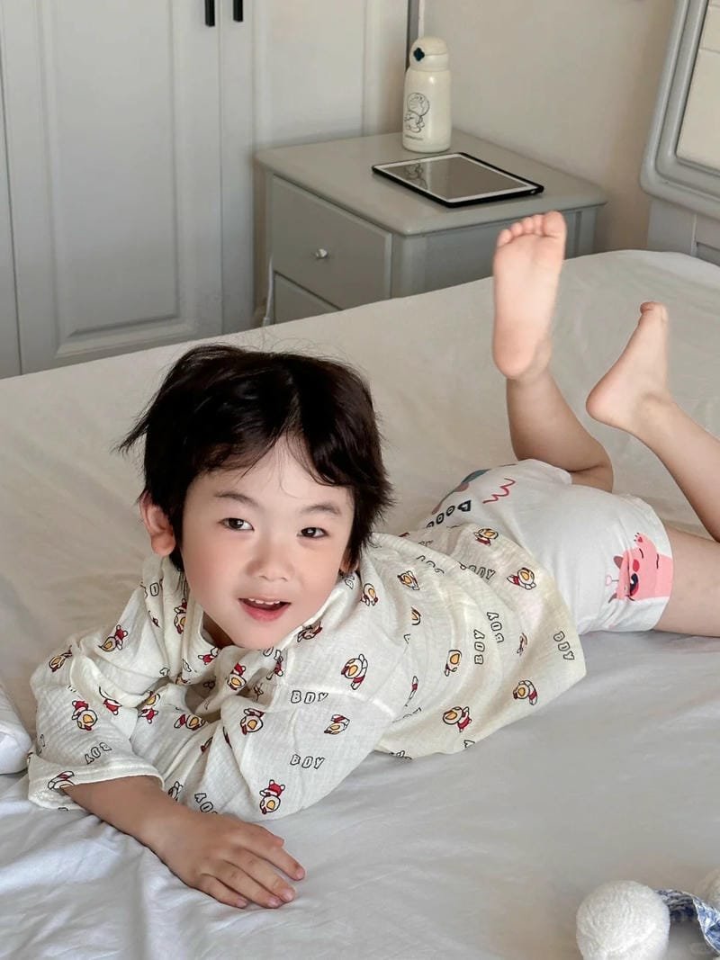 ảnh bé trai đáng yêu phong cách năng động