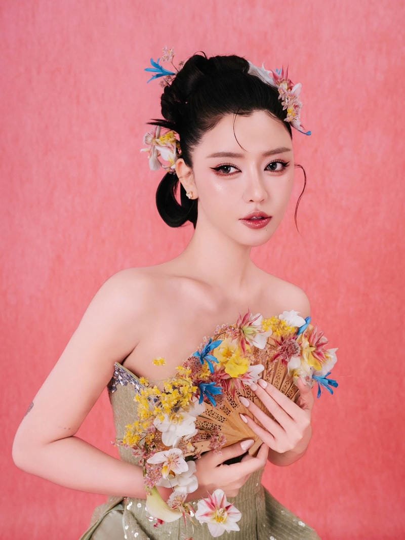 ảnh bích phương sexy thần thái sang xịn mịn
