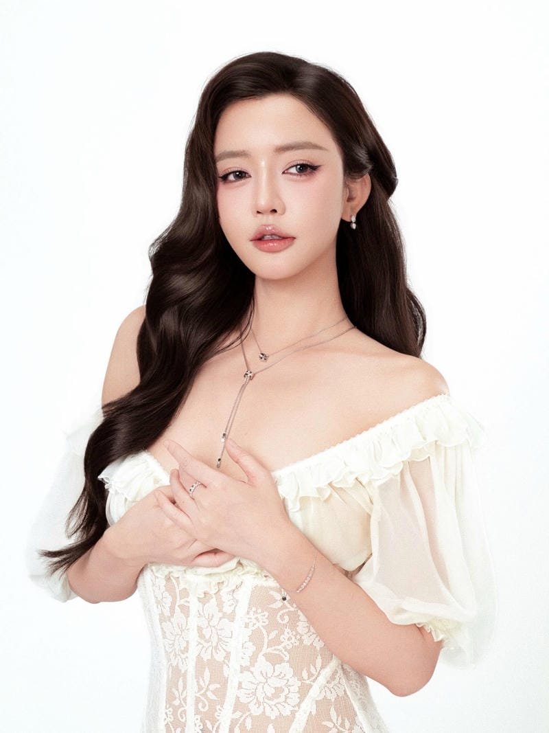 ảnh bích phương sexy vẻ ngoài đầy mê hoặc