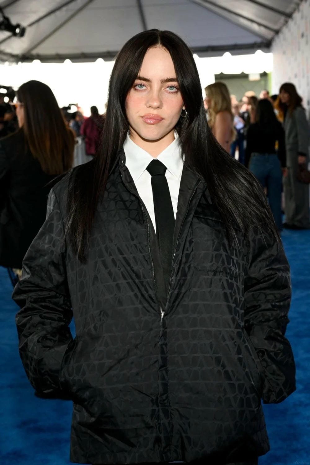 ảnh billie eilish sexy phong cách táo bạo ảnh billie eilish sexy phong cách táo bạo