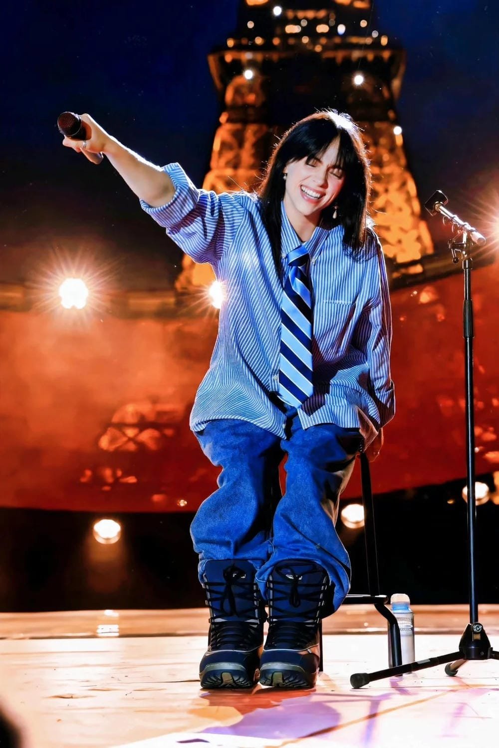 ảnh billie eilish sexy vẻ đẹp đầy cá tính ảnh billie eilish sexy vẻ đẹp đầy cá tính