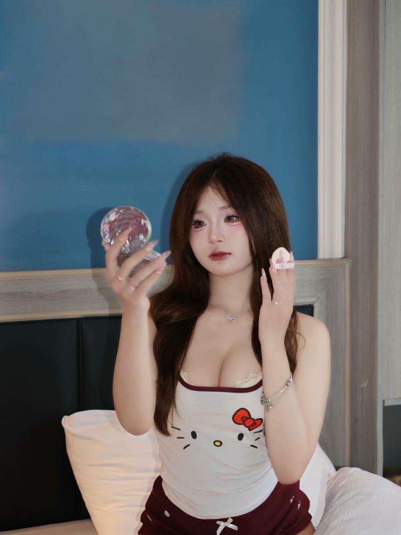 ảnh bình an sexy tạo dáng quyến rũ ảnh bình an sexy tạo dáng quyến rũ