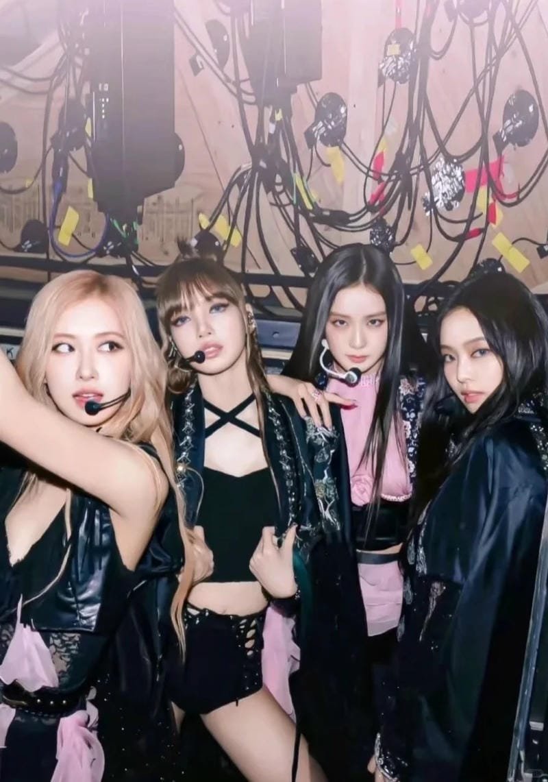 ảnh blackpink thần thái nổi bật trên sân khấu