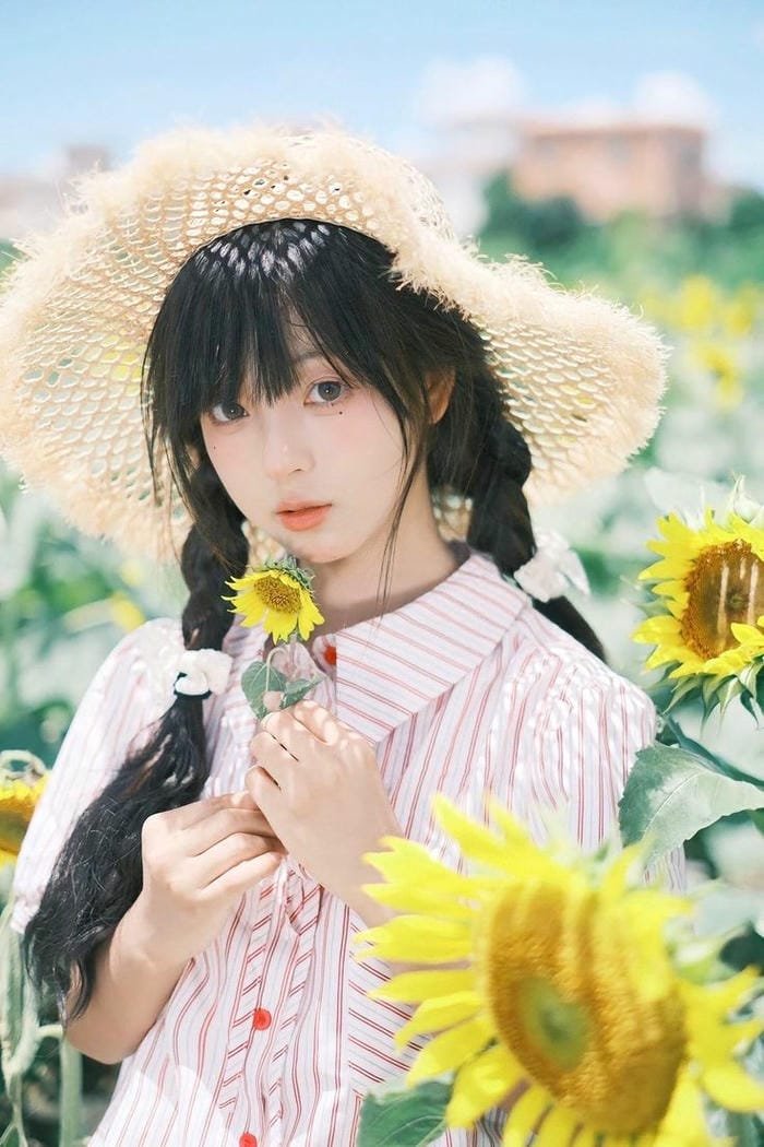 ảnh cute nữ biểu cảm ngây thơ