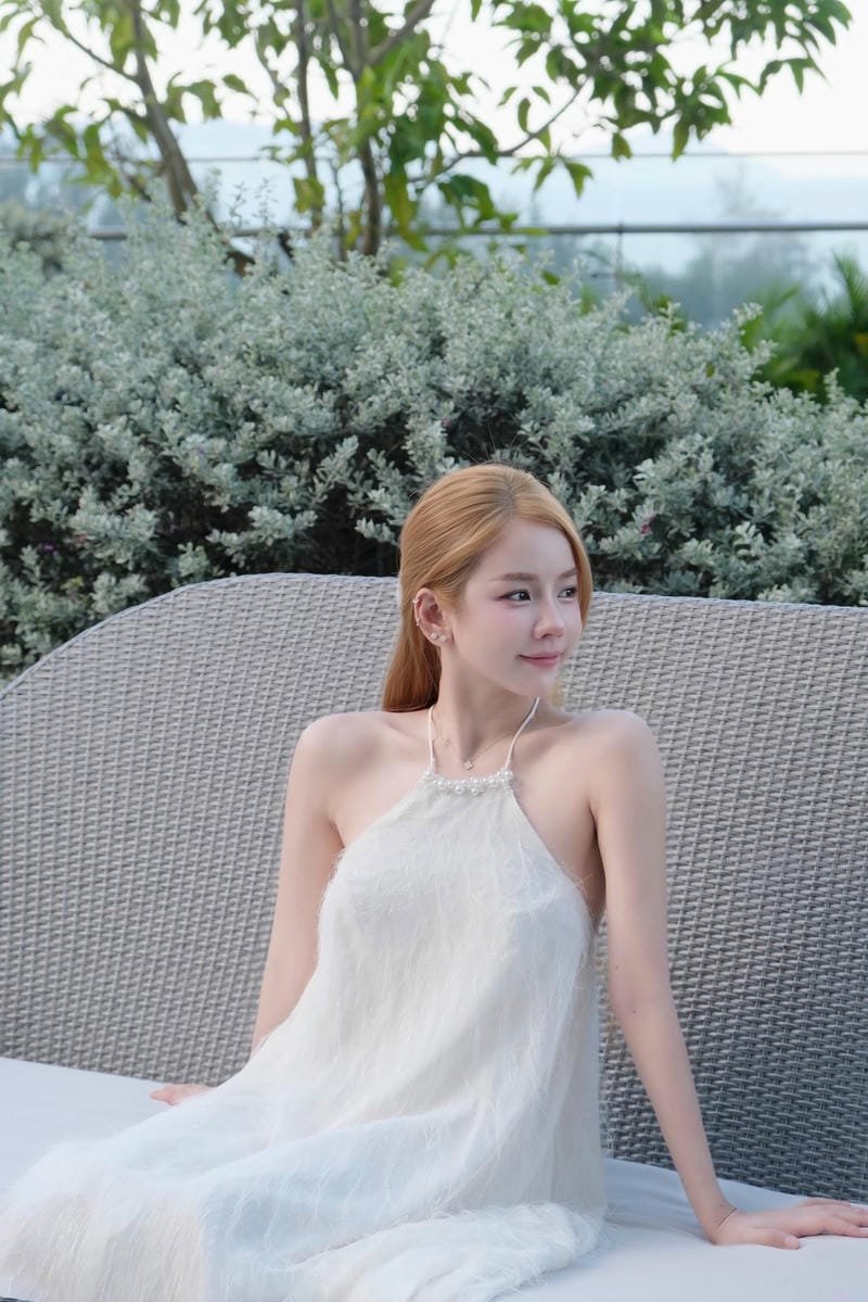 ảnh dj mie sexy phong cách sang trọng