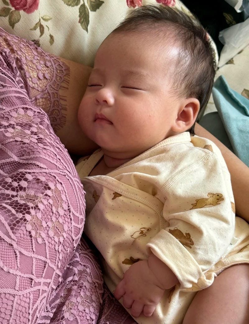 ảnh em bé cute cực kỳ ngọt ngào