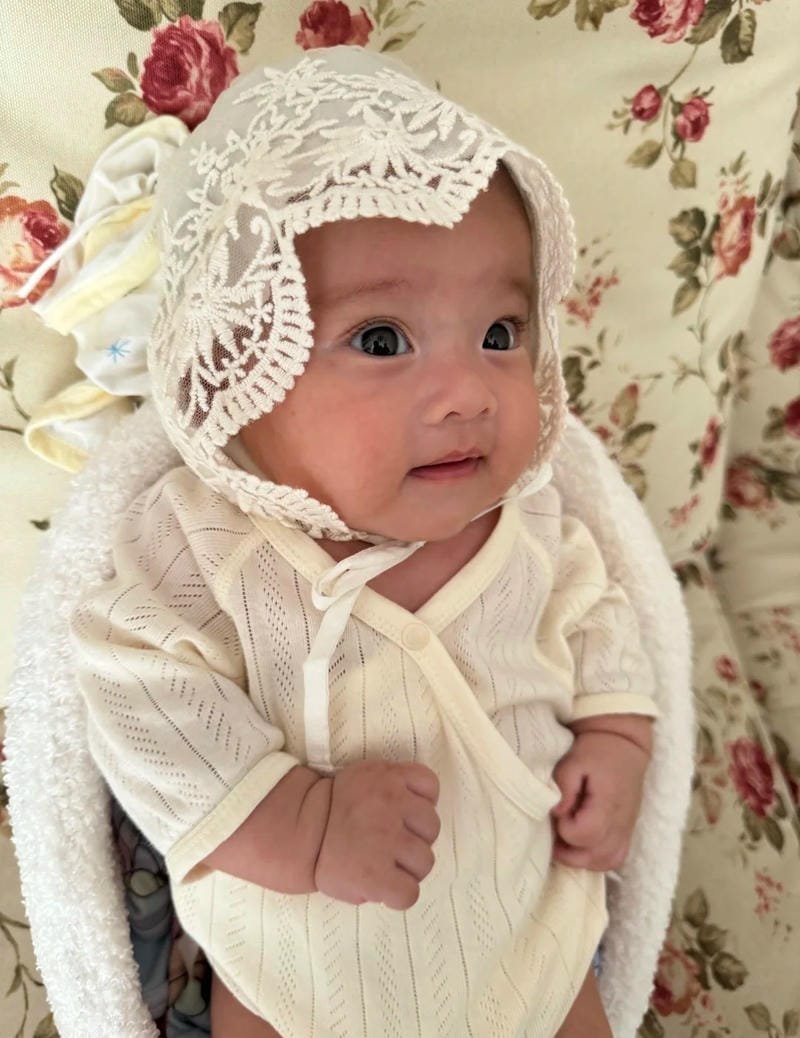 ảnh em bé cute đang được yêu thích