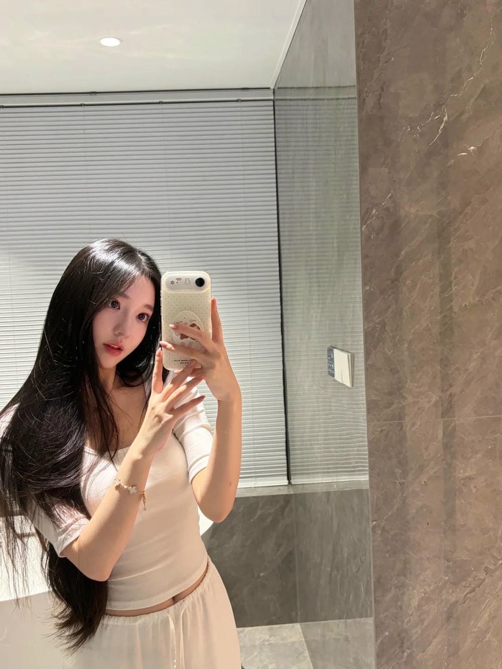 ảnh gái xinh chụp trước gương thời thượng ảnh gái xinh chụp trước gương thời thượng