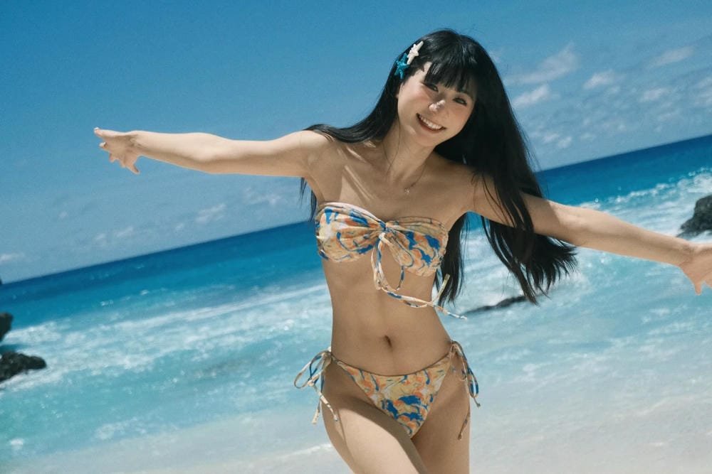 ảnh gái xinh mặc bikini đi biển ảnh gái xinh mặc bikini đi biển