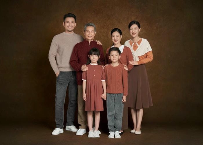 ảnh gia đình bên mâm cơm nhà ảnh gia đình bên mâm cơm nhà