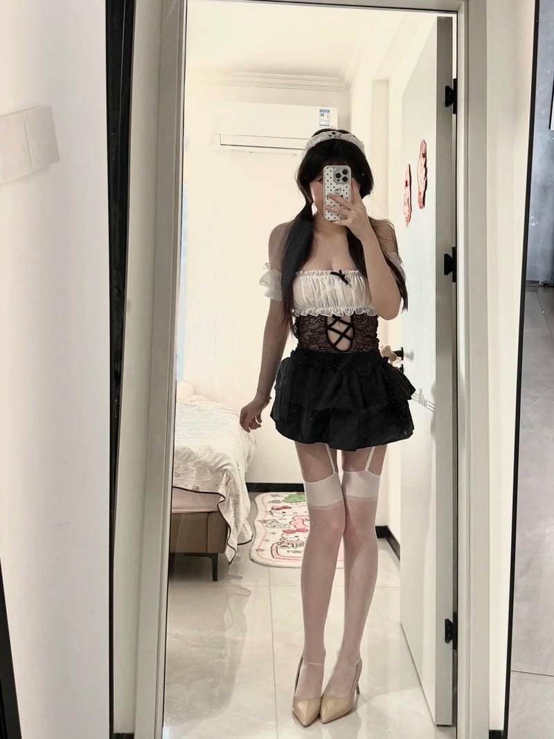 ảnh hầu gái sexy khiến dân mạng mê mẩn
