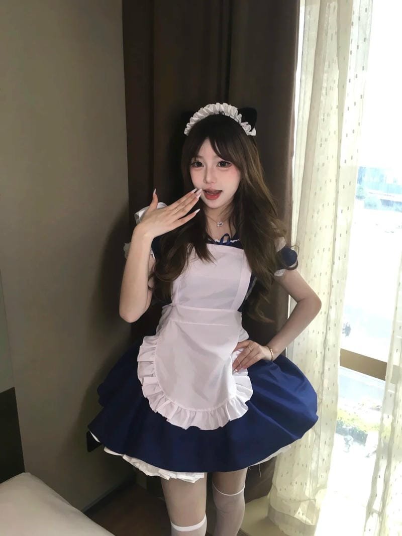 ảnh hầu gái sexy phong cách hiện đại