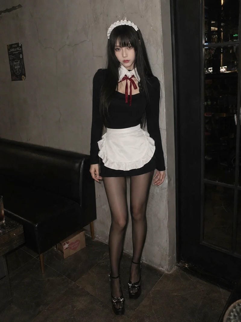 ảnh hầu gái sexy tạo dáng duyên dáng