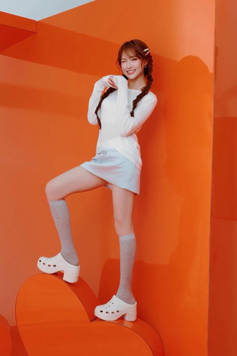 ảnh hòa minzy sexy thần thái đầy cuốn hút