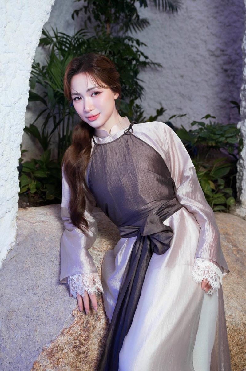 ảnh hòa minzy sexy vẻ đẹp đầy khí chất