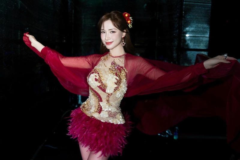 ảnh hòa minzy sexy vẻ đẹp ngọt ngào