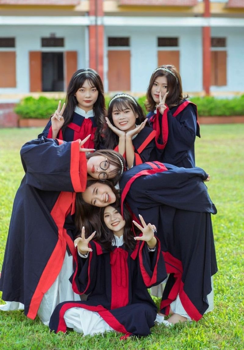 ảnh học sinh khoảnh khắc đầy cảm xúc