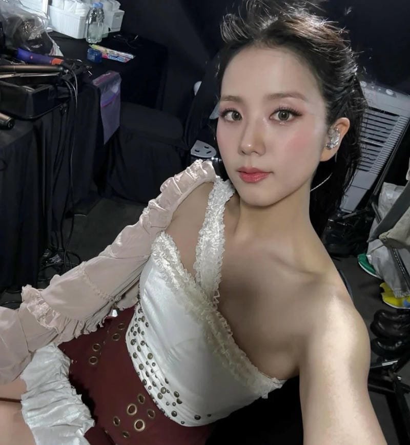 ảnh jisoo sexy quyến rũ đầy cuốn hút
