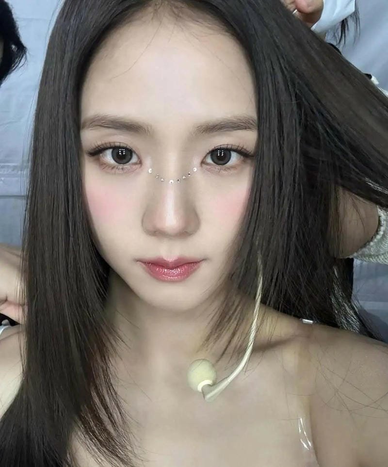 ảnh jisoo sexy visual khiến fan xao xuyến