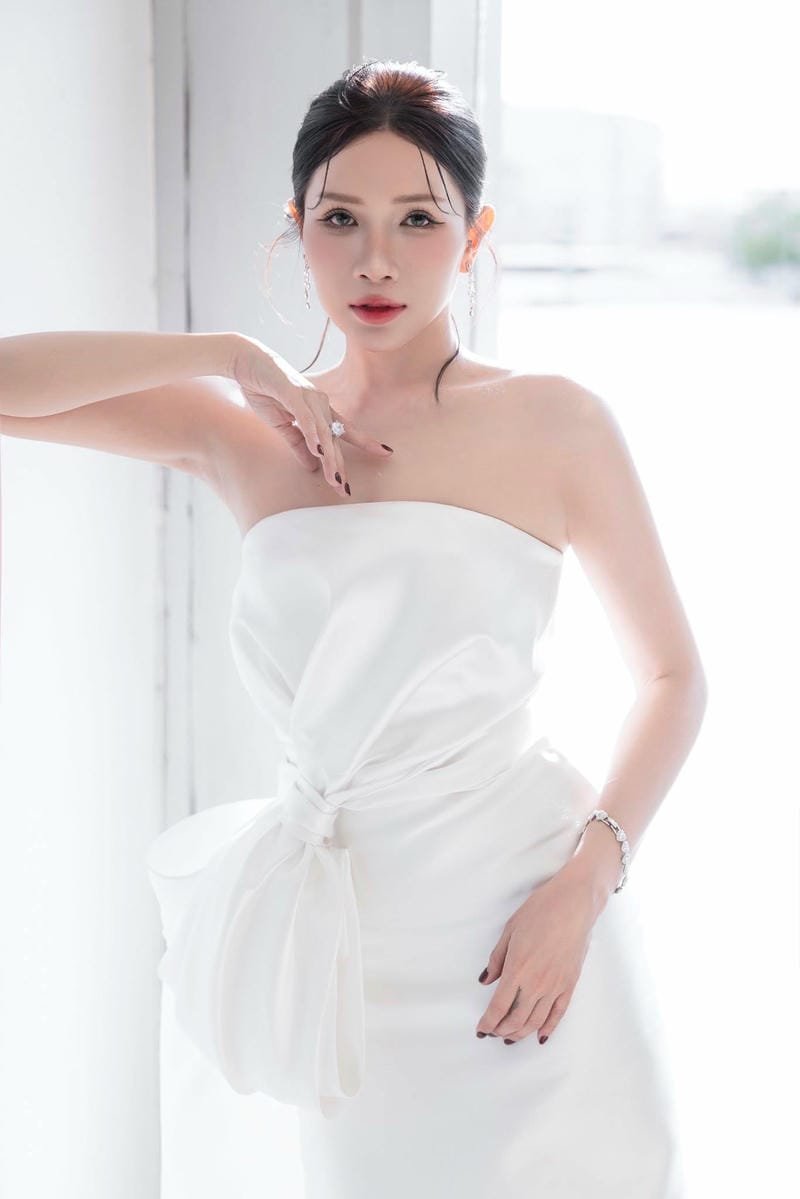 ảnh khả như sexy khoe vẻ gợi cảm