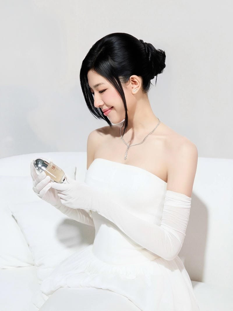 ảnh lamoon sexy diện outfit đầy cuốn hút