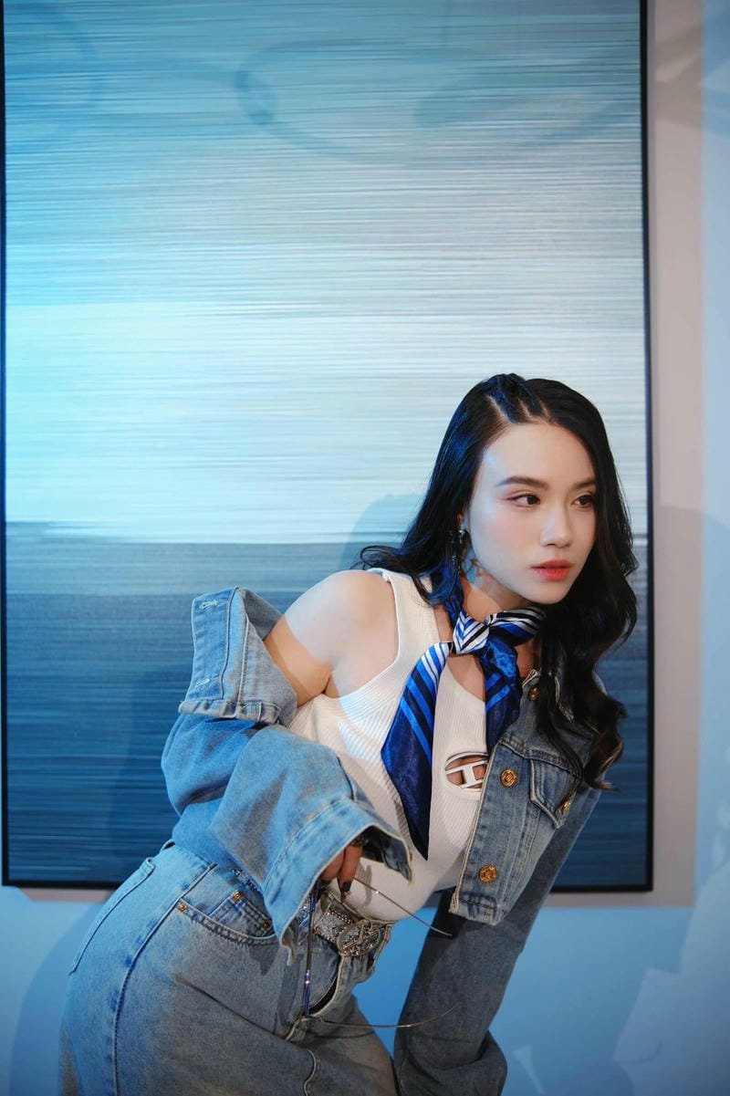 ảnh linh miu sexy phong cách đầy cá tính