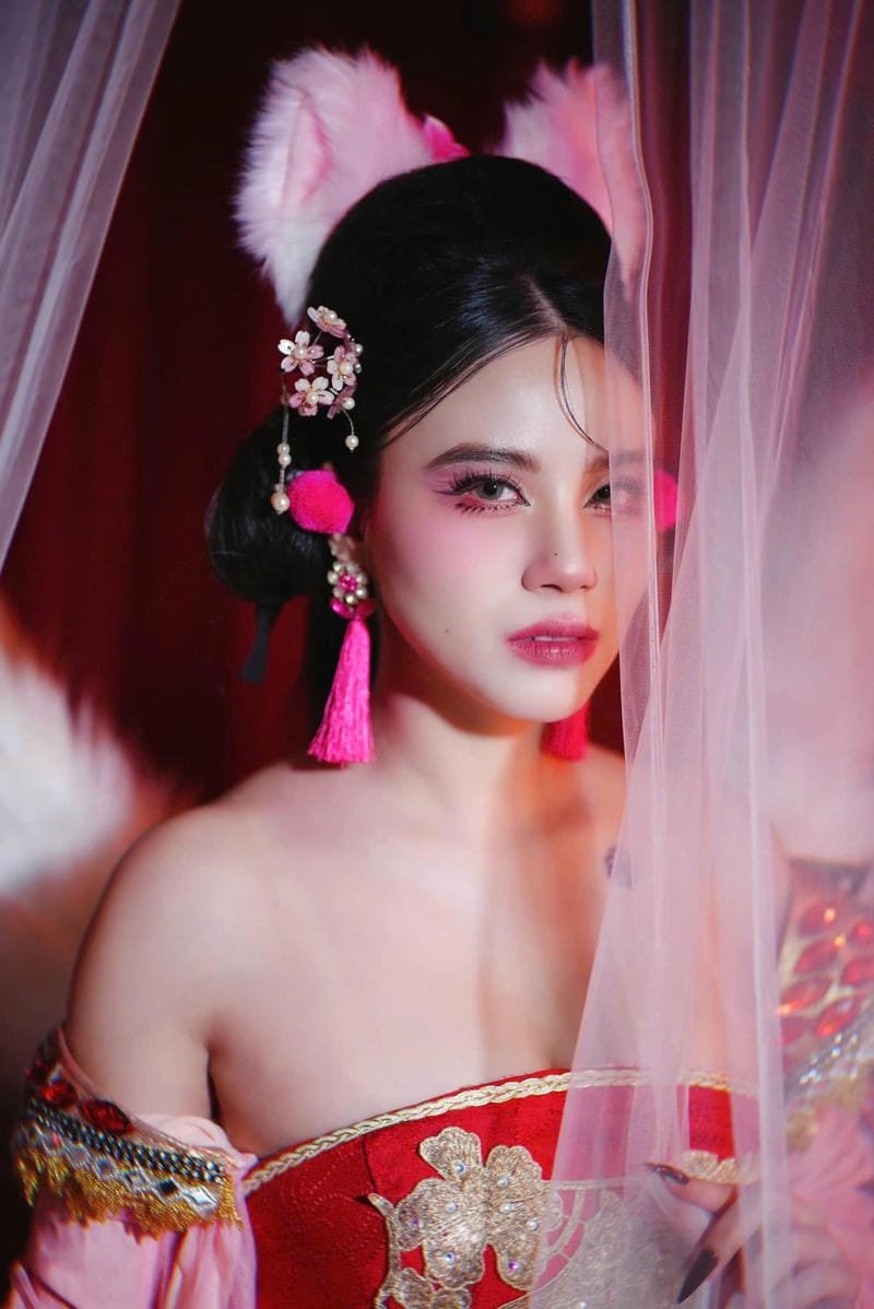 ảnh linh miu sexy thần thái đầy nổi bật