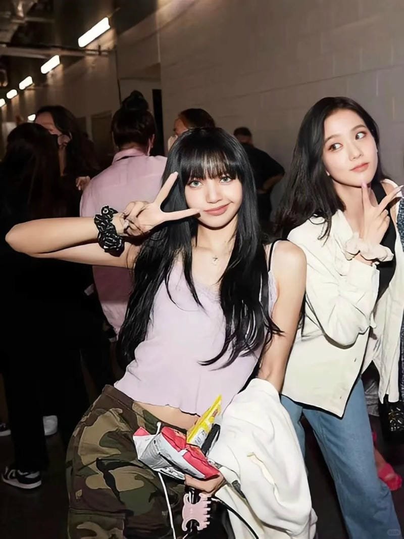 ảnh lisa đẹp rạng ngời mọi góc
