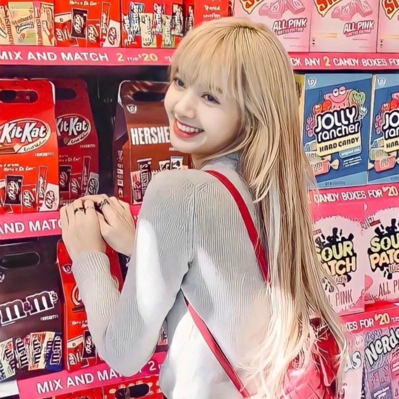 ảnh lisa phong cách thời thượng