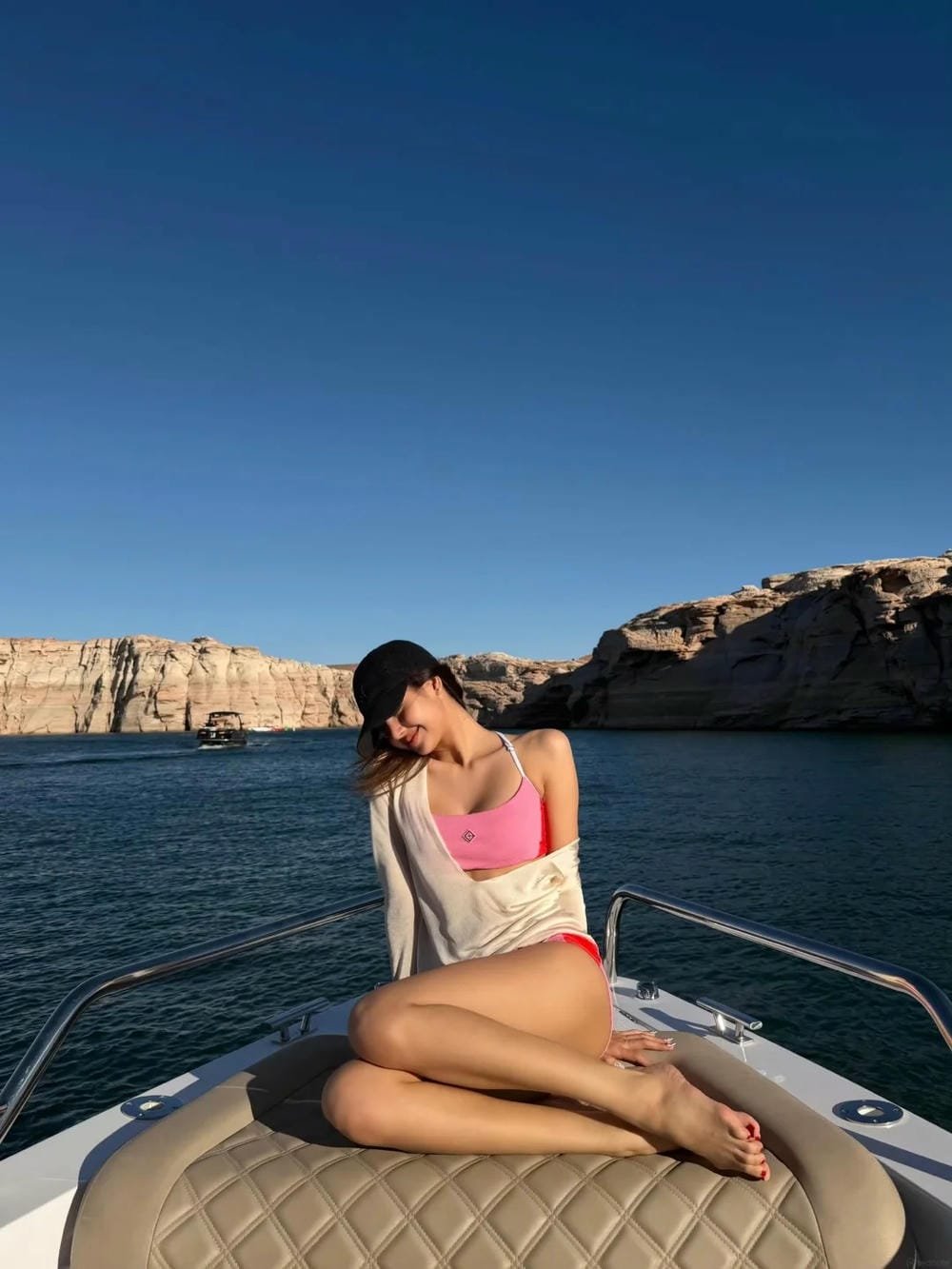 ảnh lisa sexy vẻ đẹp cuốn hút