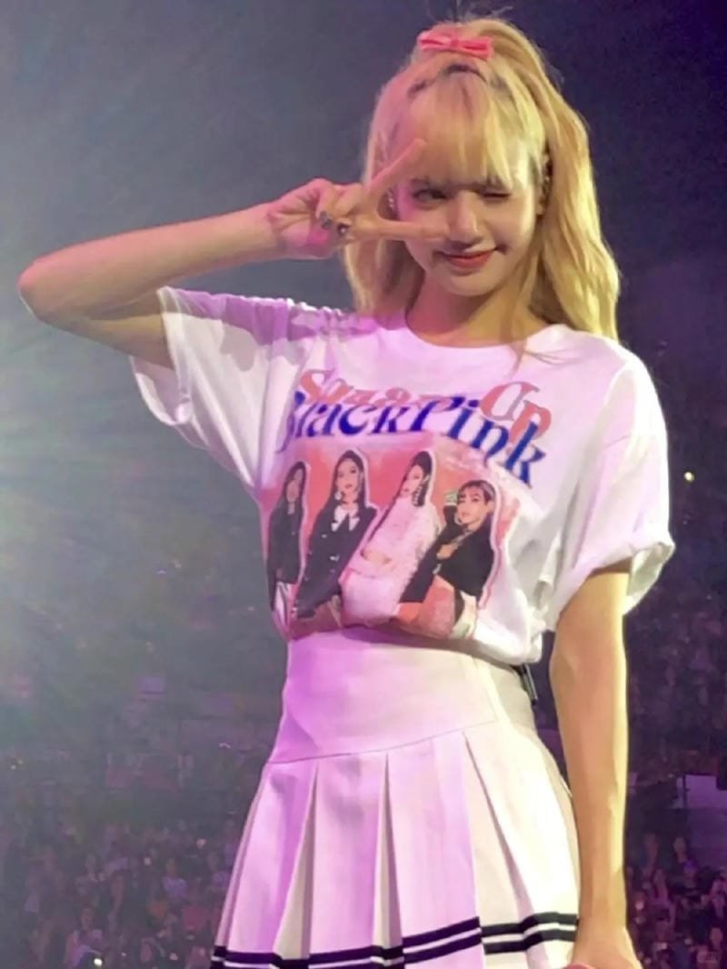 ảnh lisa thần thái chuẩn idol