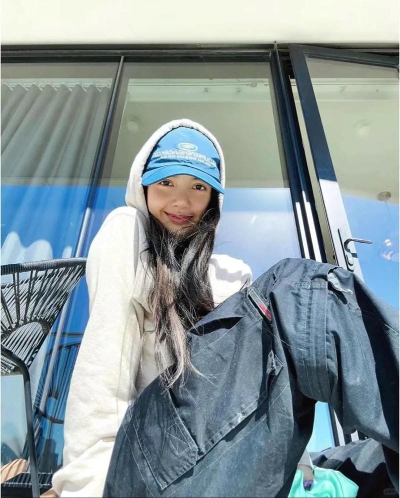 ảnh lisa thần thái khiến fan say mê