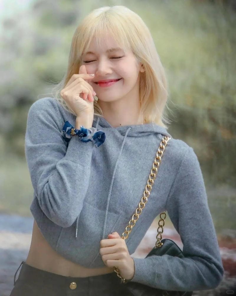 ảnh lisa visual khiến fan mê mẩn