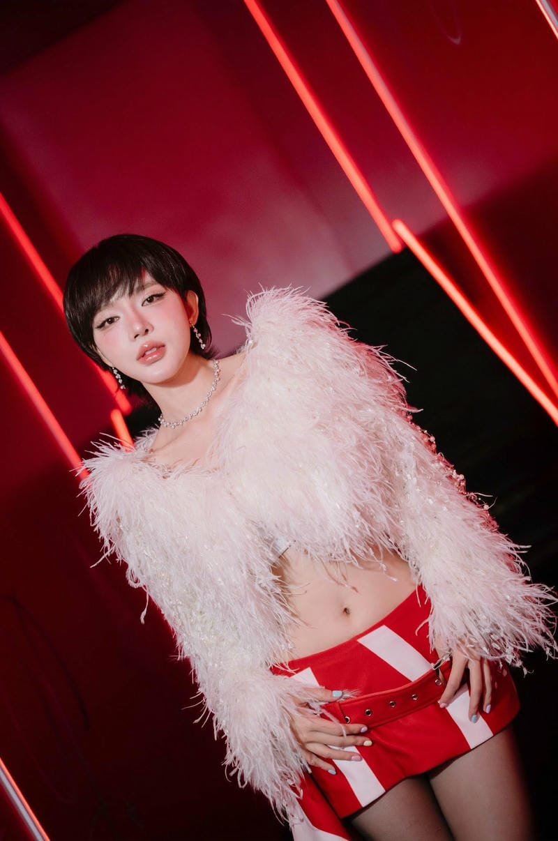 ảnh lyly sexy tạo dáng cực thu hút