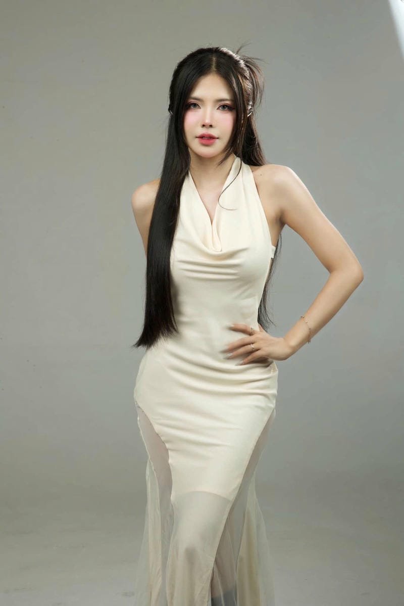 ảnh mai dora sexy thần thái sang chảnh
