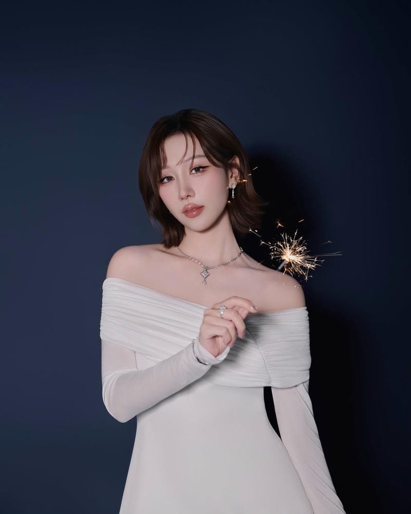 ảnh min sexy tạo dáng cực đẹp
