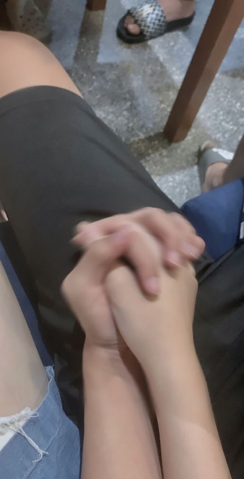 ảnh nắm tay tình yêu tuổi trẻ