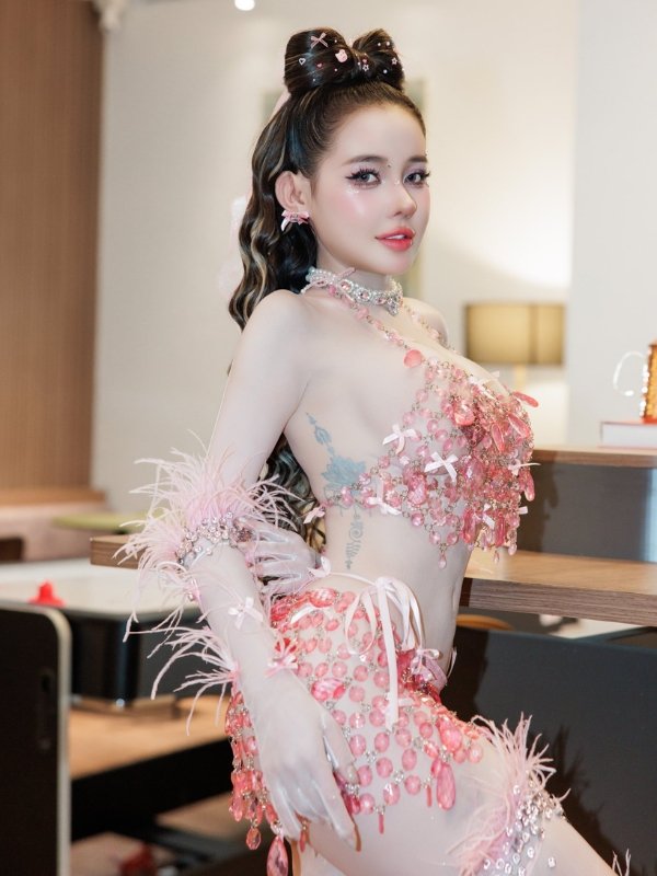 ảnh ngân 98 sexy cực kỳ nổi bật