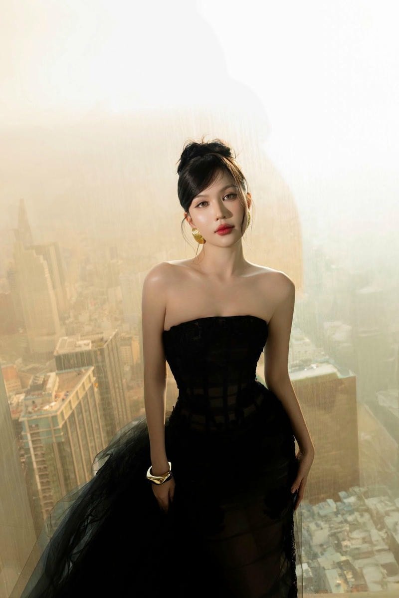 ảnh ngọc trinh sexy đầy cuốn hút