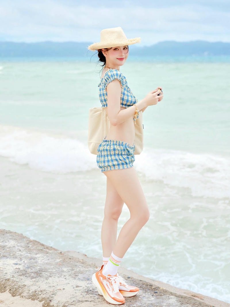 ảnh ngọc trinh sexy sang trọng và cuốn hút